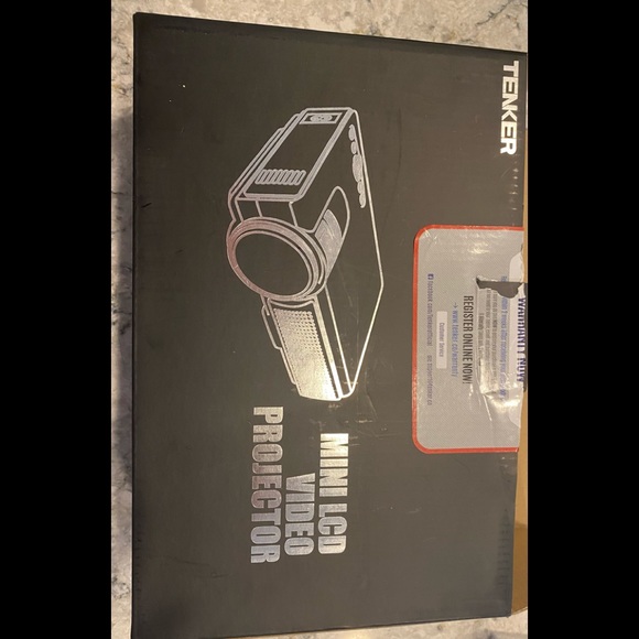 Tenker Q5 Mini LCD Projector-1500 Lumens - Picture 1 of 5